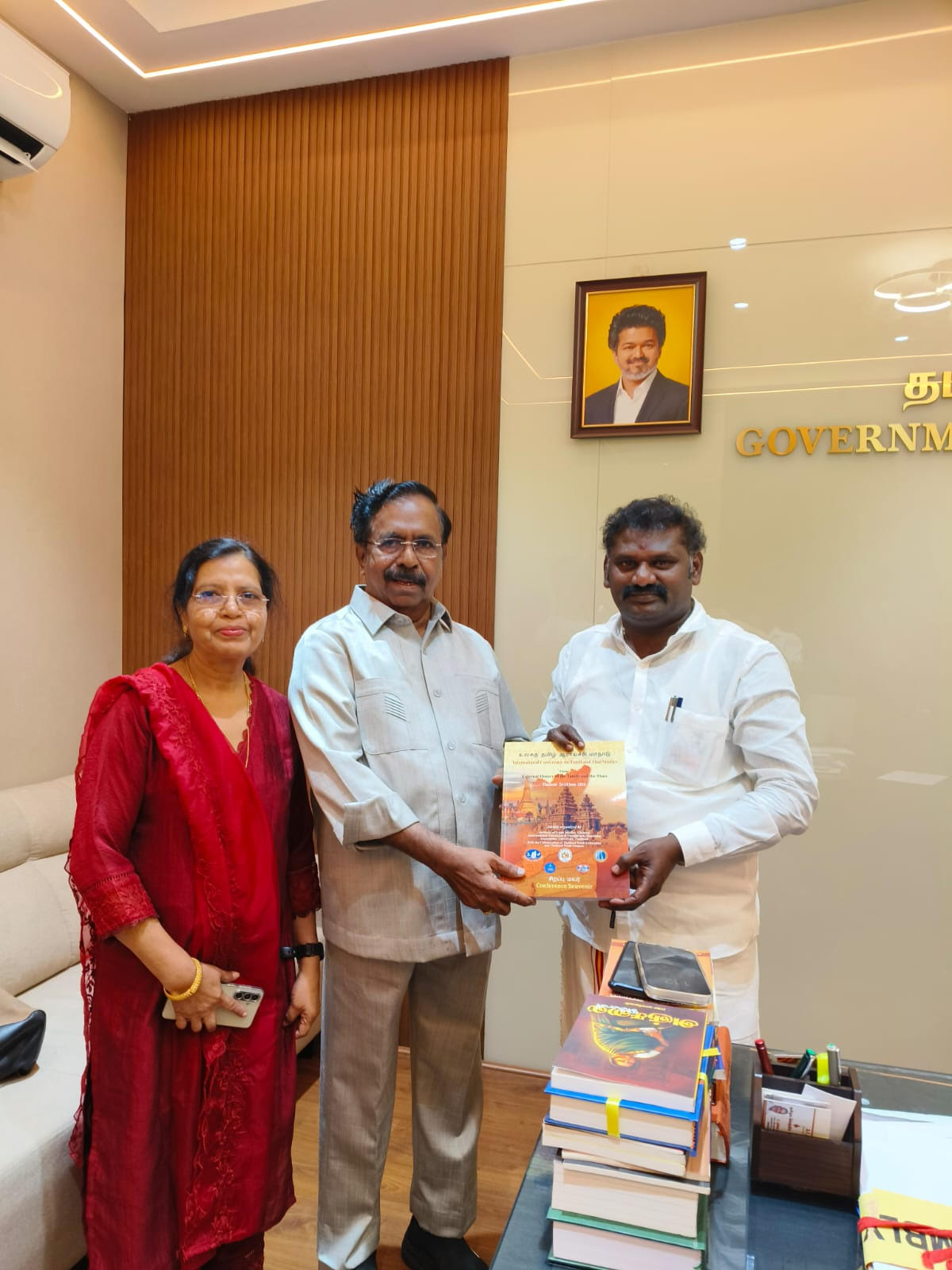 Presentation of conference souvenir to Hon'ble Minister for Non-Resident Tamils